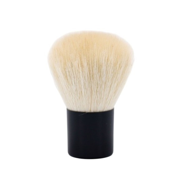 Anastasia Beverly Hills Other - Anastasia Beverly Hills - Mini Kabuki Brush